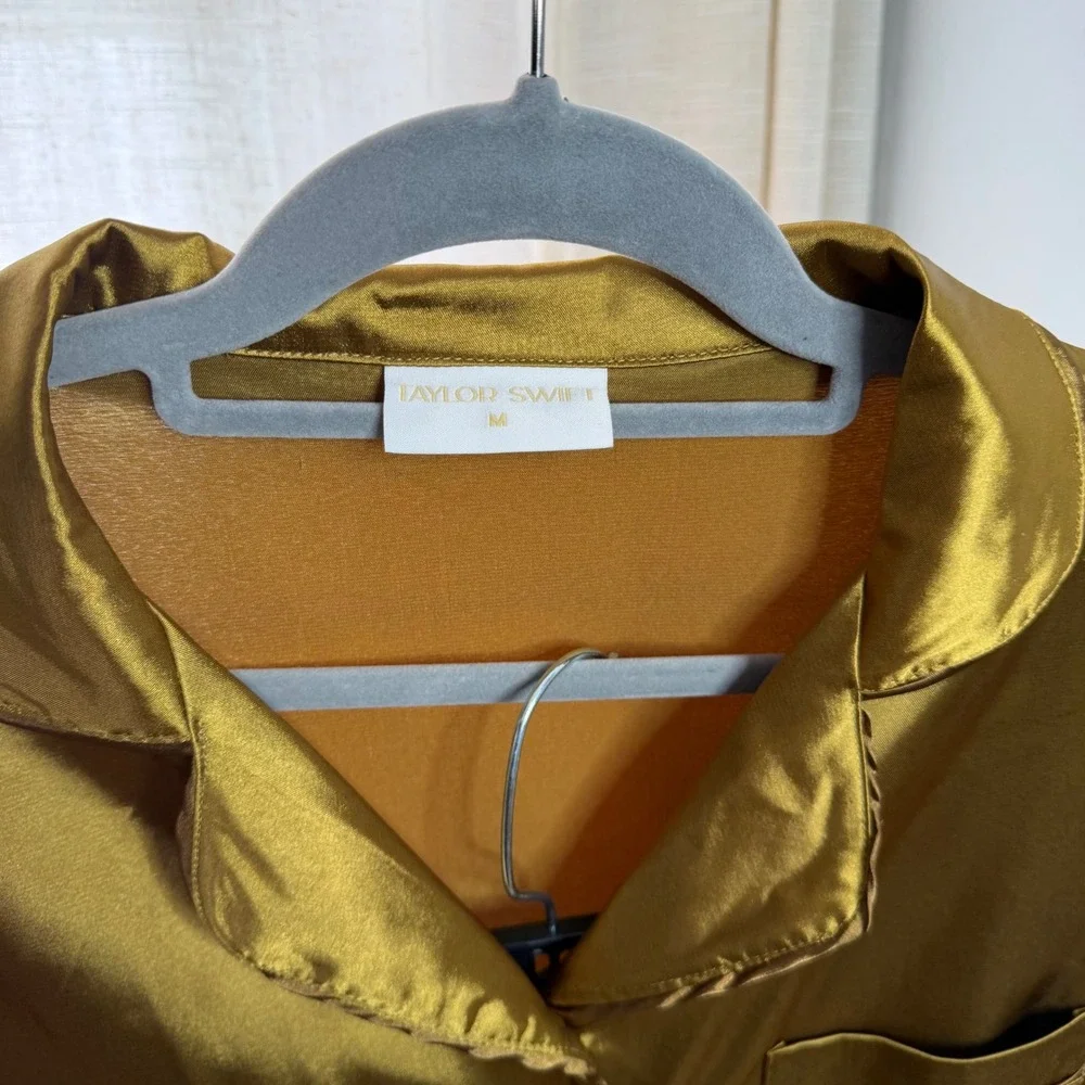 NWOT Taylor Swift Fearless Satin Pajama Set Gold‎ Official Merch MEDIUM